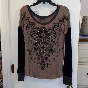 Daytrip. Long sleeve dark tan/black. Jeweled.